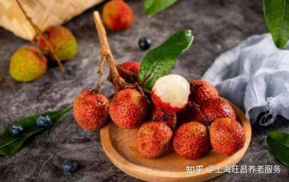 2025新澳门精准正版图库网站和少年贪食荔枝致昏迷与少年贪吃